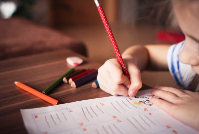 kind schrijft lia weijts zutphen kinderoefen therapie